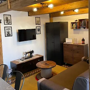 Theroom Apartmán